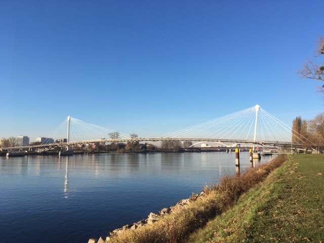 Pont sur le Rhin.JPG